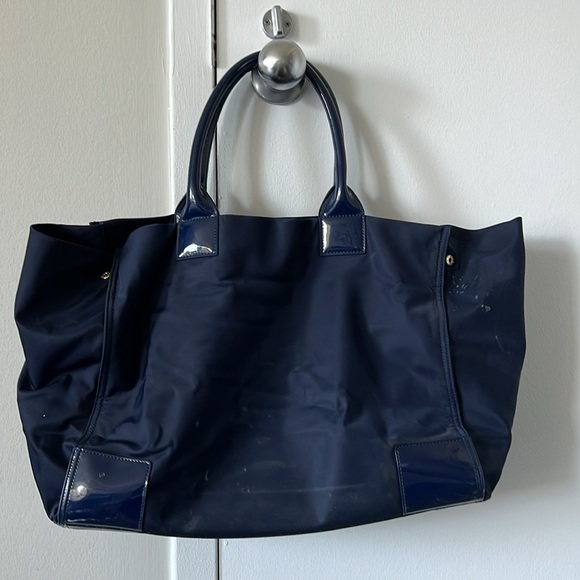 Tory Burch Ella Patent Tote Bag in Navy Blue - Picture 2 of 5